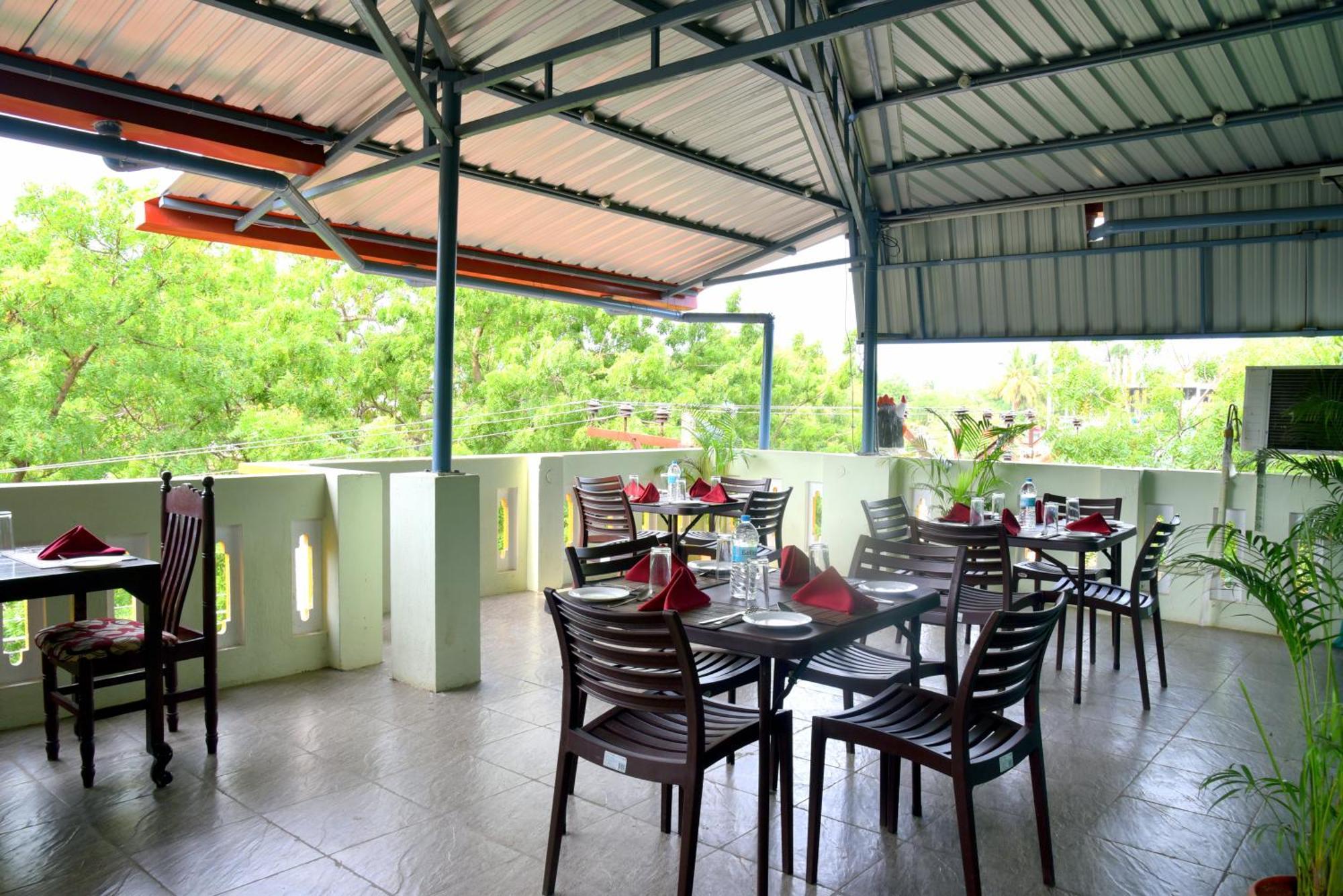 Serenity Sands Beach Resort Puducherry Exterior foto