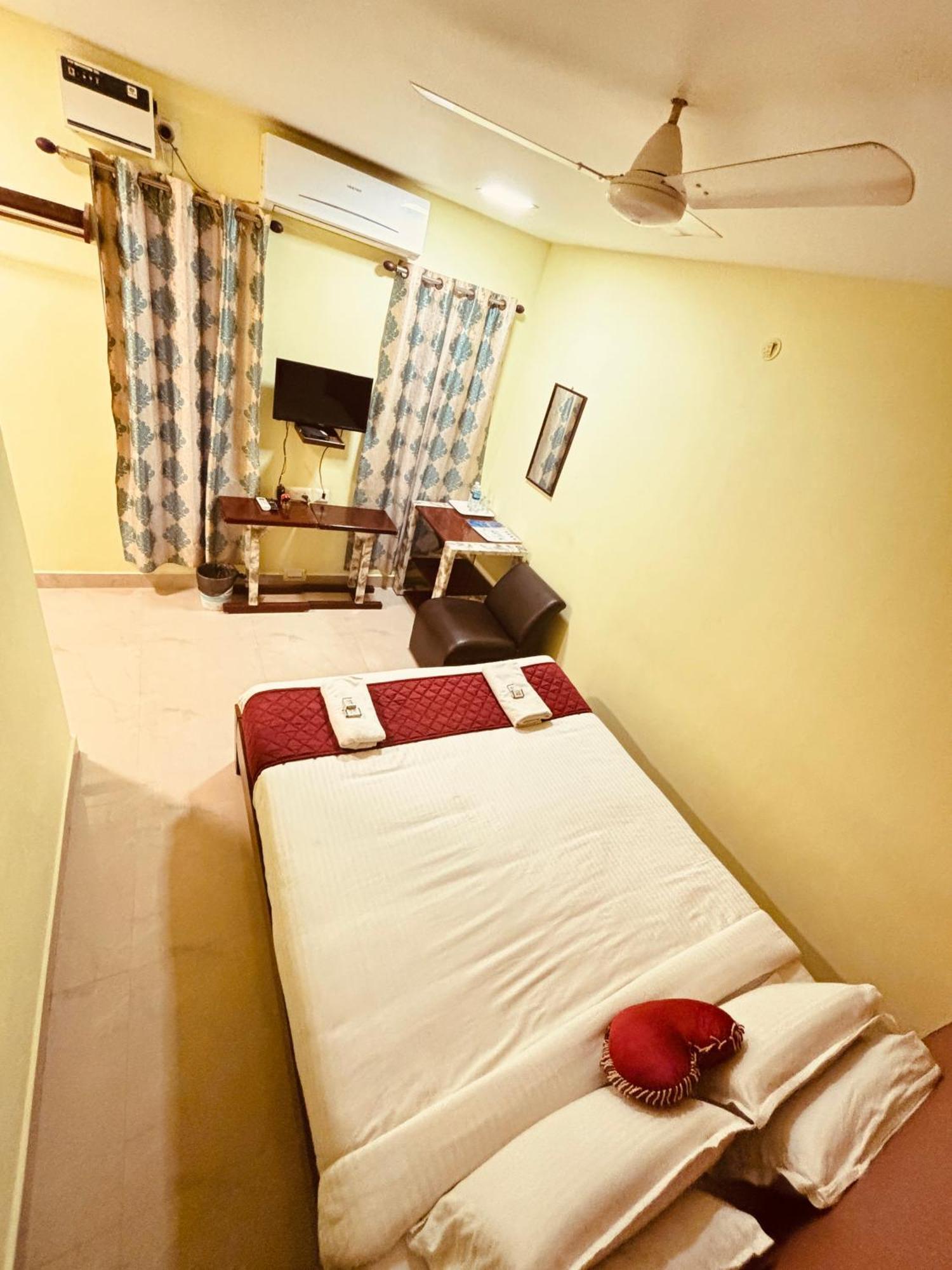 Serenity Sands Beach Resort Puducherry Exterior foto